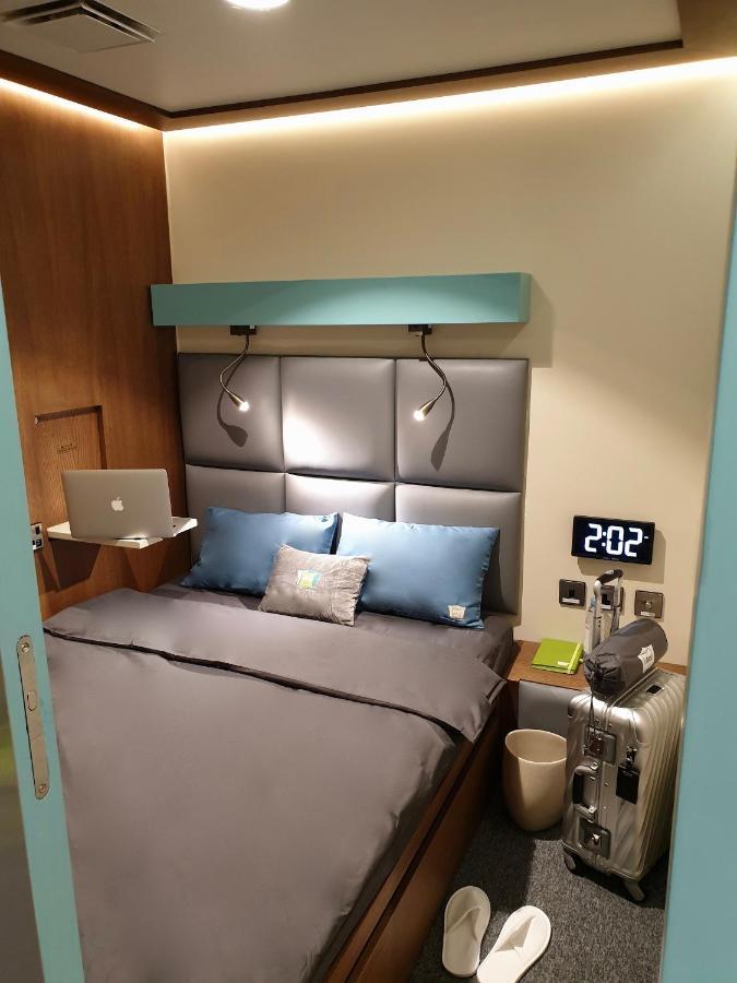 Sleep 'n Fly Sleep Lounge, C-gates Terminal 3 - Transit Only Capsulehotel