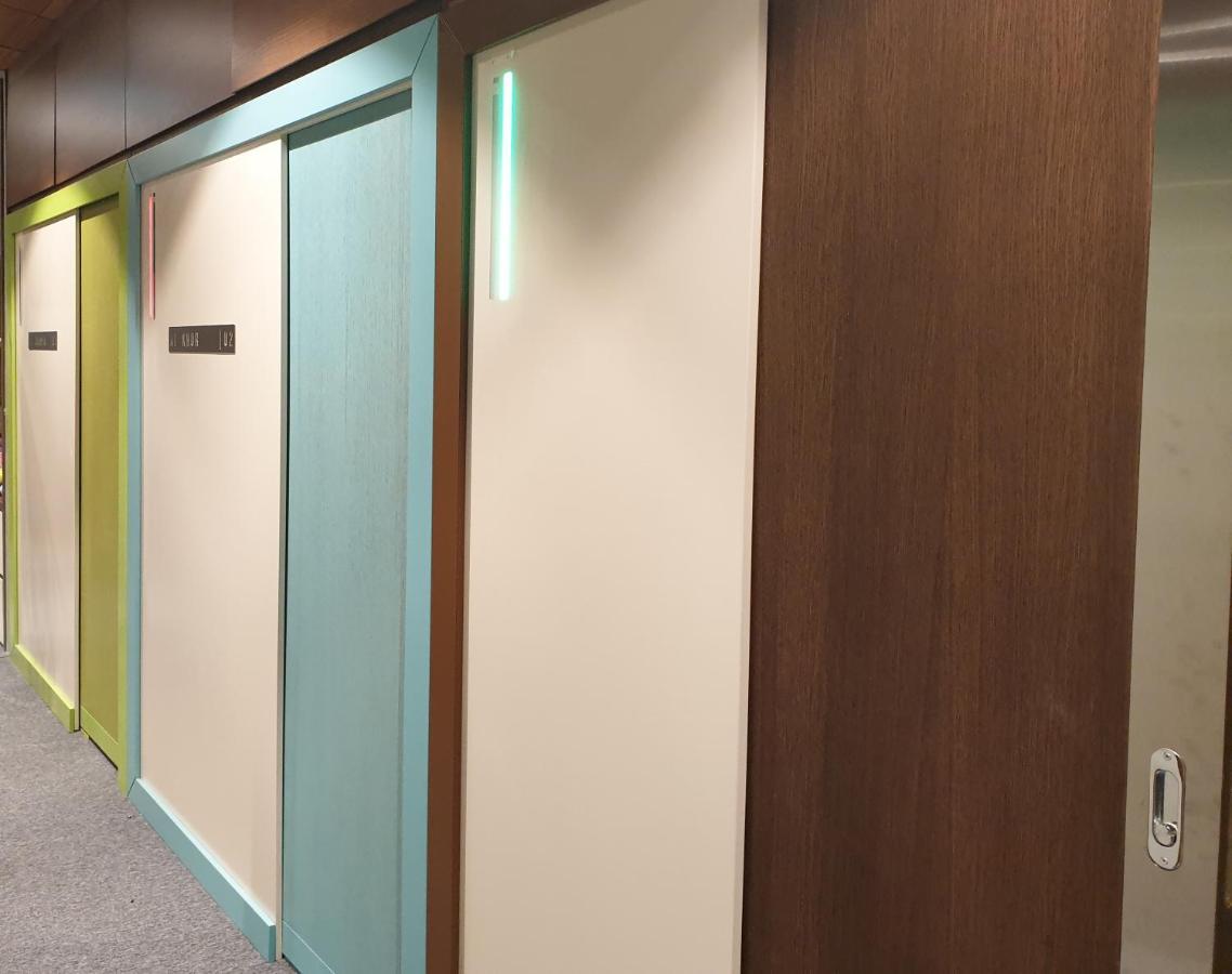 Capsulehotel Sleep 'n Fly Sleep Lounge, C-gates Terminal 3 - Transit Only Dubai
